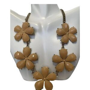 Large Peach Molded Faceted Flower Chain Link Collar Gold Tone Necklace 21”